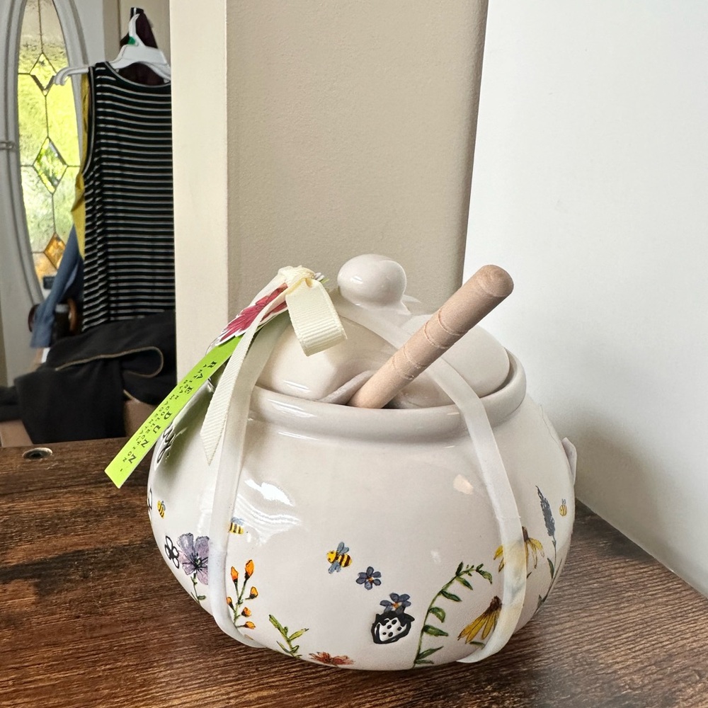 Rae Dunn HONEY 🍯 jar - Picture 3 of 4